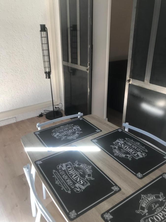Studio 2 adultes 2 enfants Sanary sur Mer à 800m de la mer Esterno foto